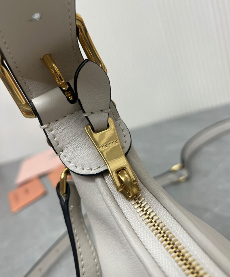 Miumiu Leather Hobo Bag 5BP084